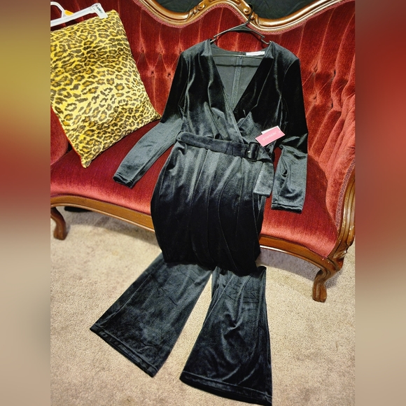 Velvet Pantsuit - Picture 3 of 6